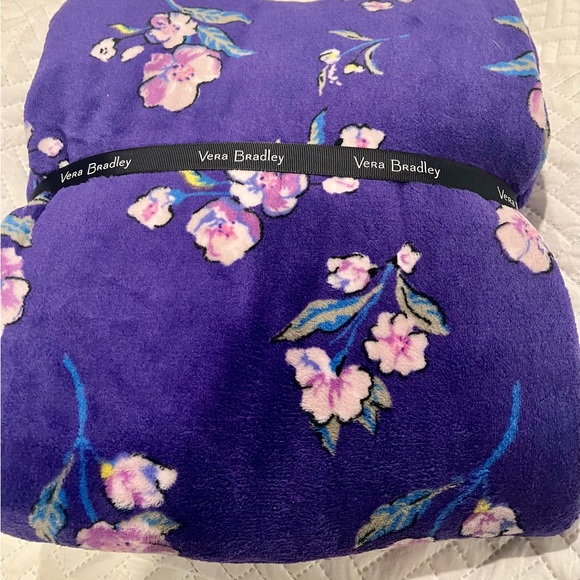 Vera Bradley throw - Picture 1 of 4